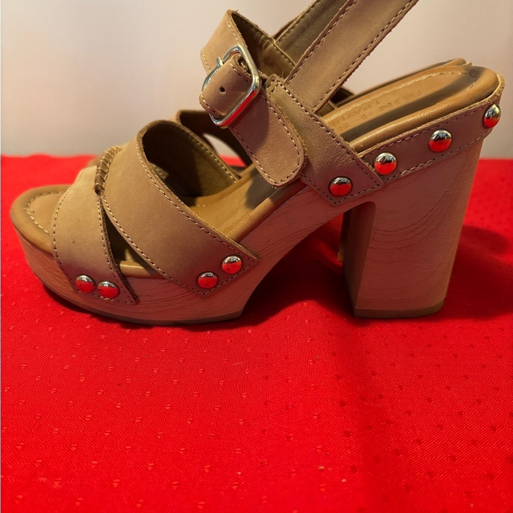 Women's Tan Sandals - Picture 2 of 5